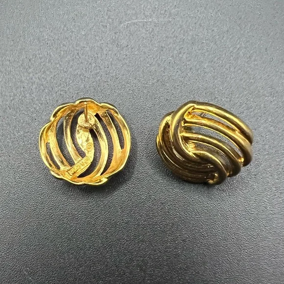 Vintage Monet Love Knot Gold Tone Earrings - Picture 2 of 4